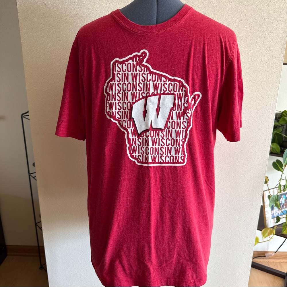 Wisconsin Badgers Red Graphic Tee T-Shirt w/Motion W, Men’s Sz XL
